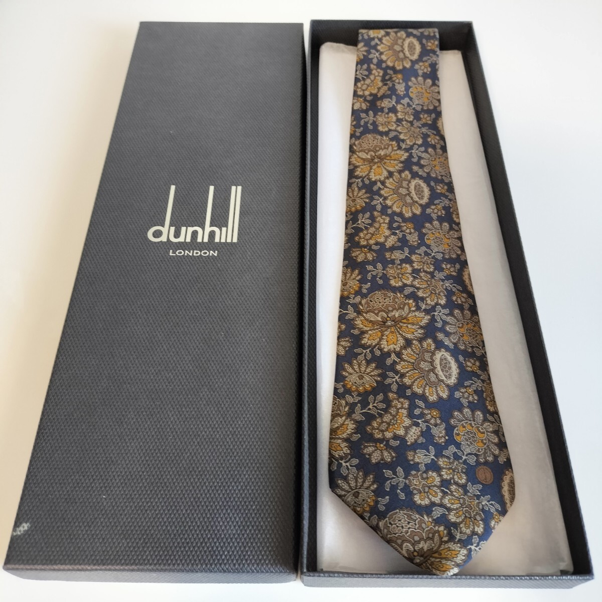 ダンヒル（Dunhill）紺茶花Dロゴネクタイ