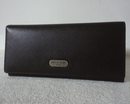 未使用　☆美品☆　ピエール・カルダン　PIERRE CARDIN　レザー　ダークブラウン　長財布　ロングウォレット　メンズ