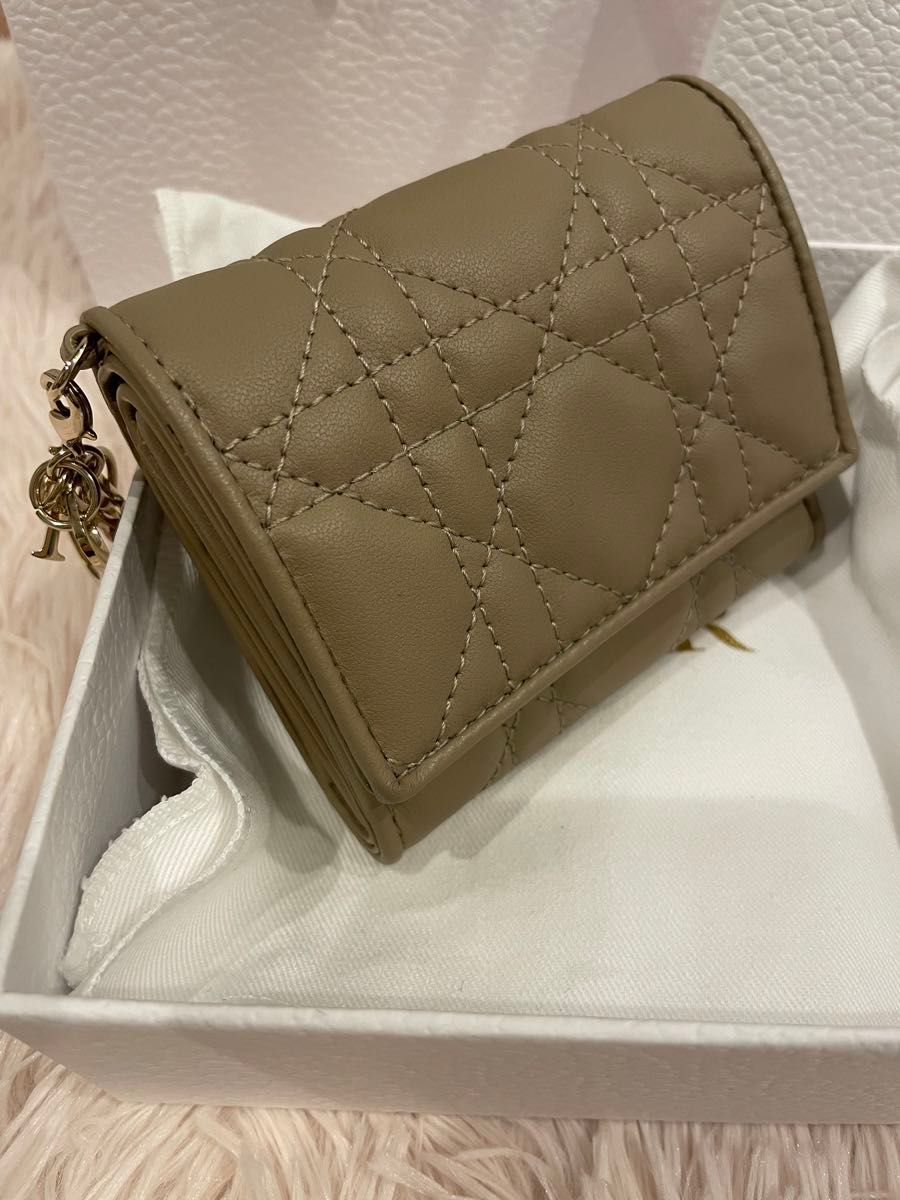 C.Dior ディオール LADY DIOR ロータスウォレット C.Dior ディオール LADY DIOR ロータスウォレット