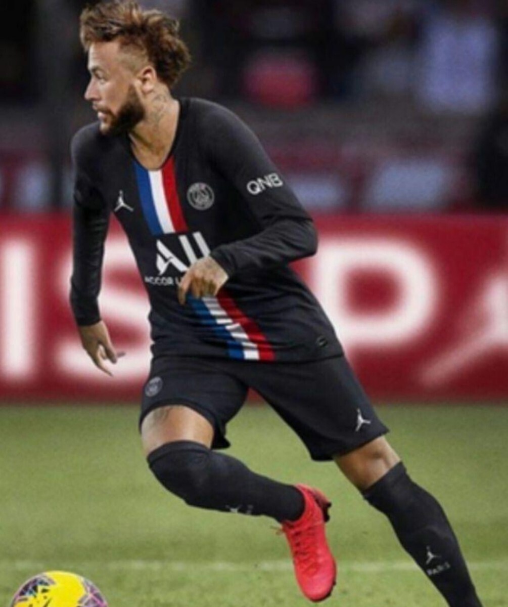 美品【ナイキNIKE PSG 19-20 パリサンジェルマン × ジョーダン 美品【ナイキNIKE PSG 19-20 パリサンジェルマン × ジョーダン