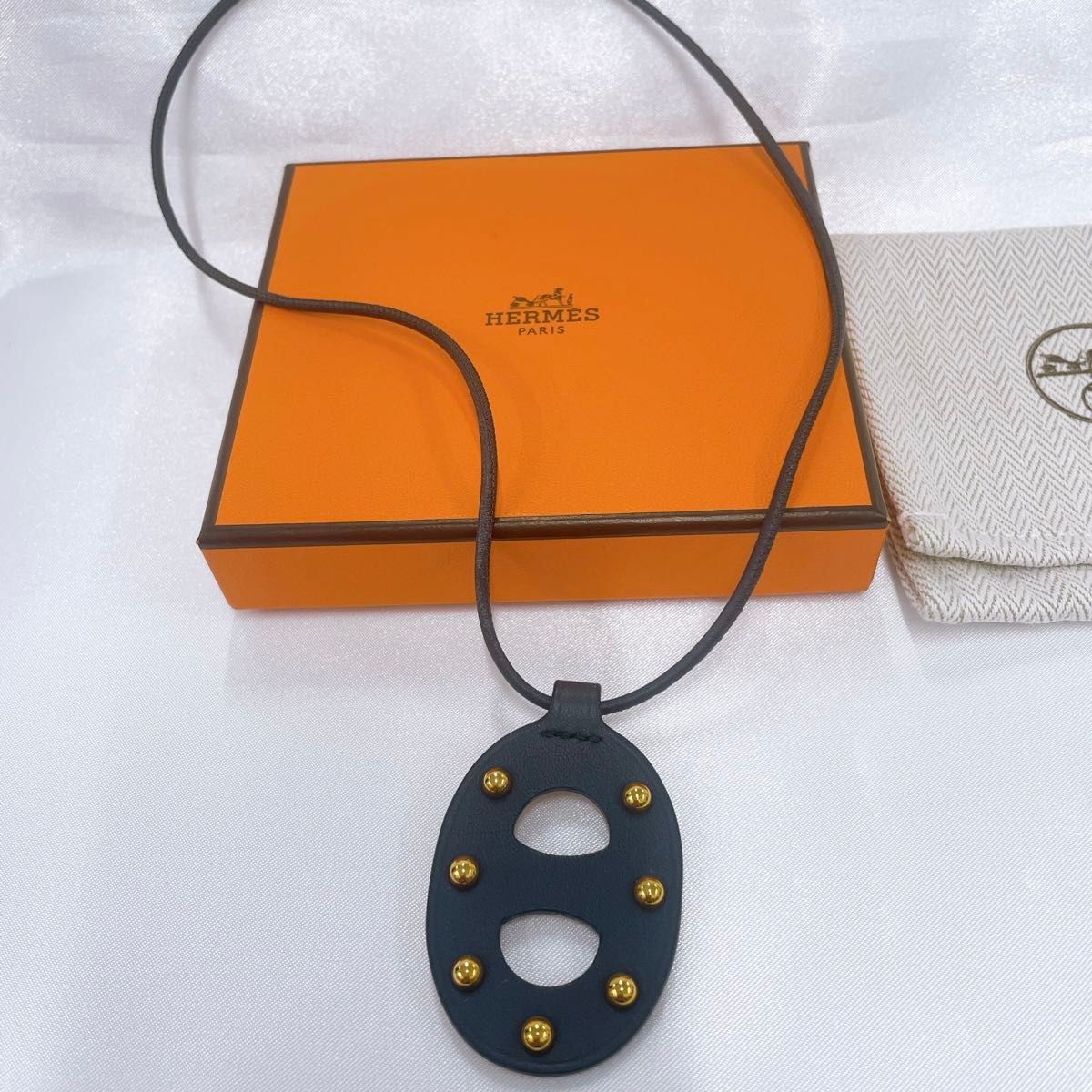 エルメス HERMES ネックレス レザー スタッズ シェーヌダンクル エルメス HERMES ネックレス レザー スタッズ シェーヌダンクル