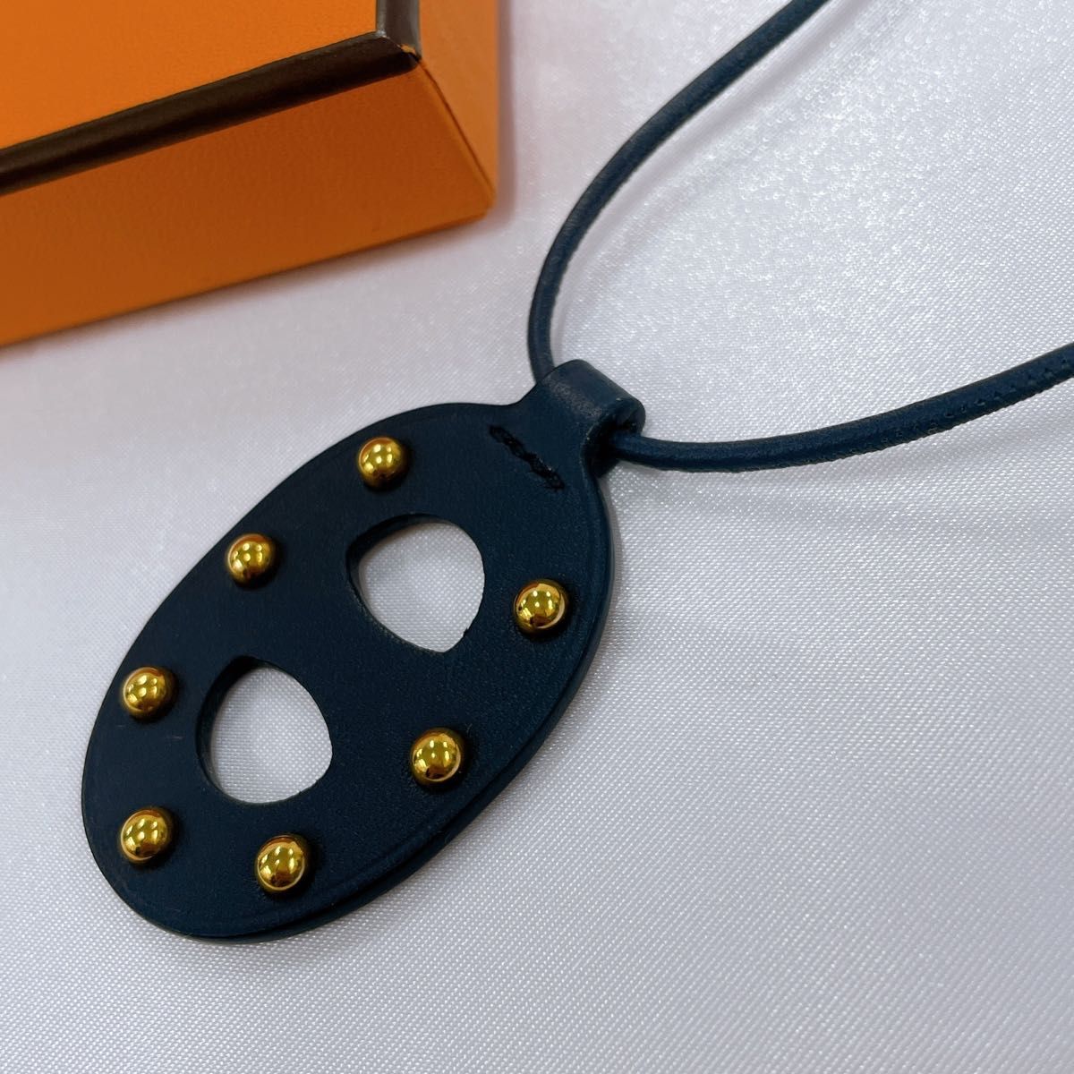 エルメス HERMES ネックレス レザー スタッズ シェーヌダンクル エルメス HERMES ネックレス レザー スタッズ シェーヌダンクル