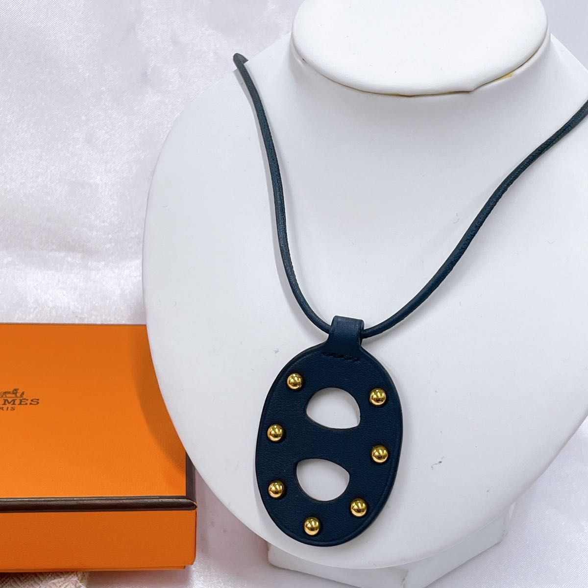 エルメス HERMES ネックレス レザー スタッズ シェーヌダンクル エルメス HERMES ネックレス レザー スタッズ シェーヌダンクル