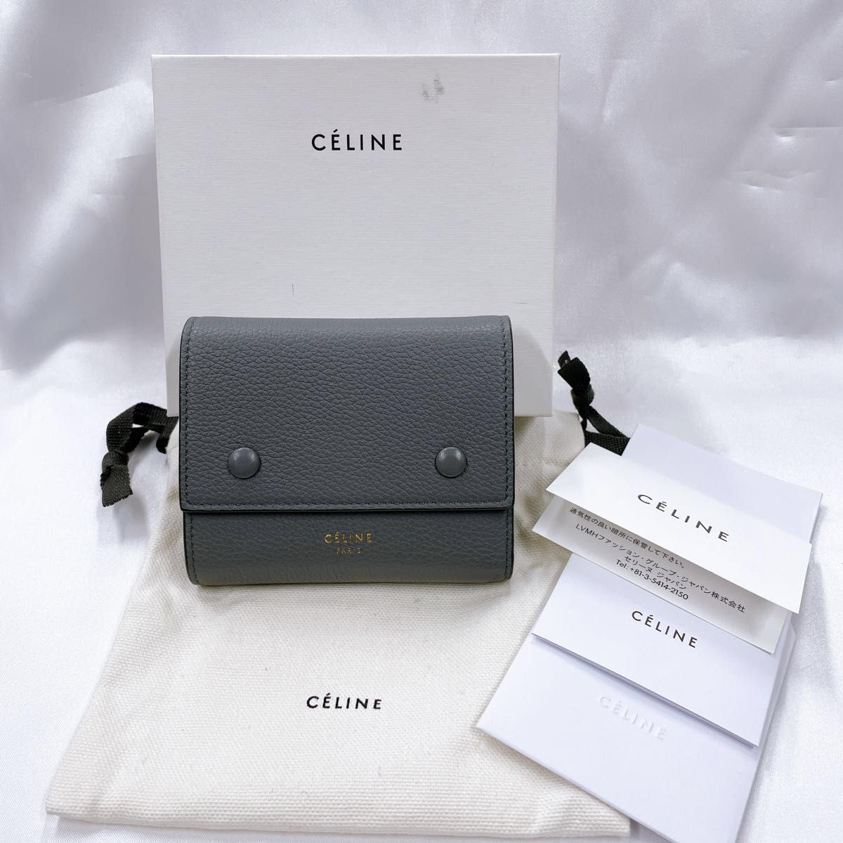 セリーヌ 財布 スモールフォールデッドマルチファンクション 三 セリーヌ 財布 スモールフォールデッドマルチファンクション 三