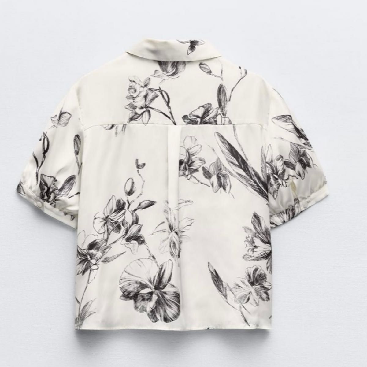 【新品】ZARA リボンディテールフラワープリントシャツ L　リボンタイ　半袖 ZARA - ZARA リボンディテール フラワープリント シャツの通販