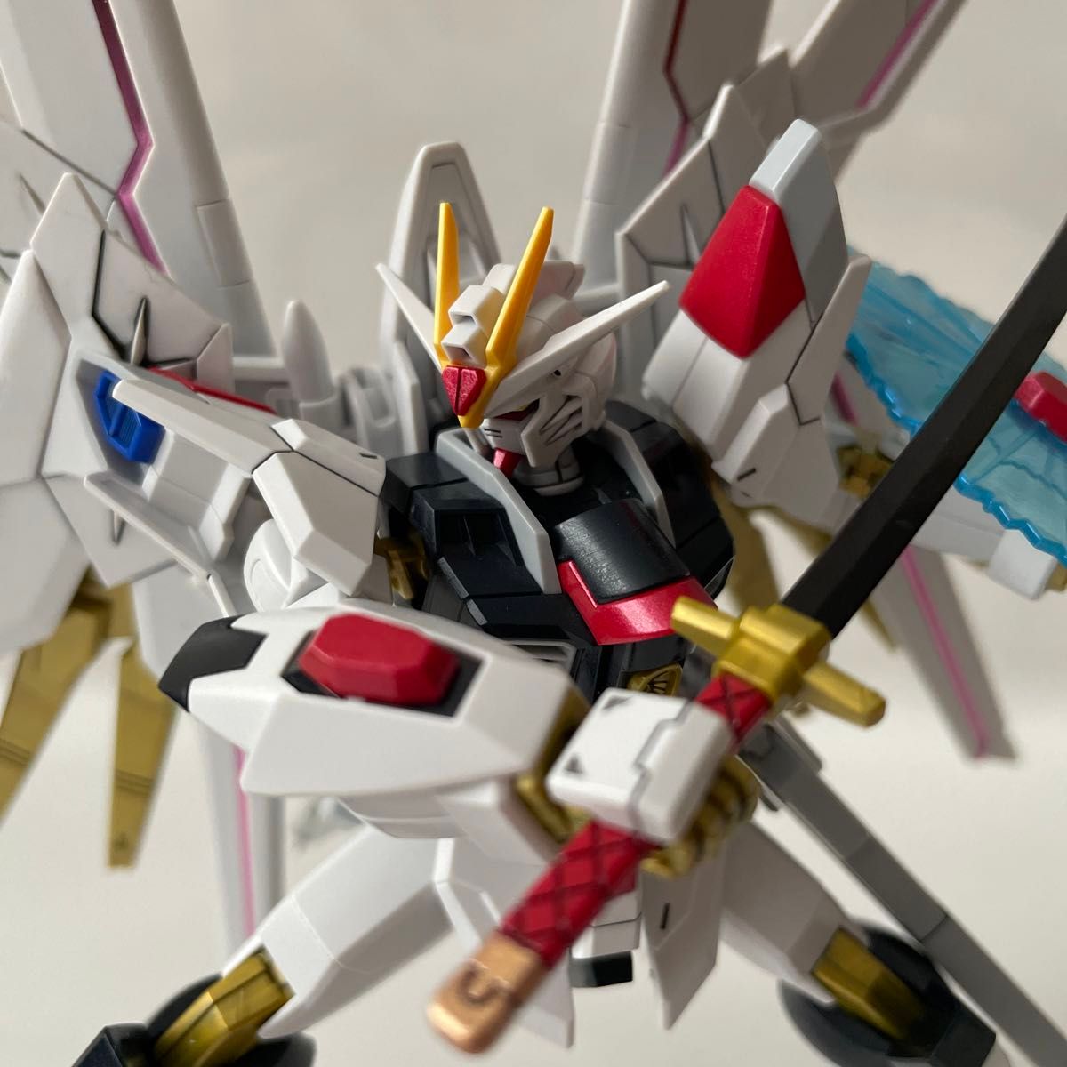 HG 1/144 マイティーストライクフリーダムガンダム 塗装済完成品 HG 1/144 マイティーストライクフリーダムガンダム 塗装済完成品