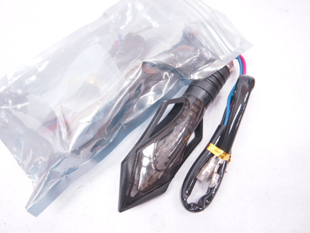 汎用ウィンカー左右10mmネジ 未使用保管品 LED