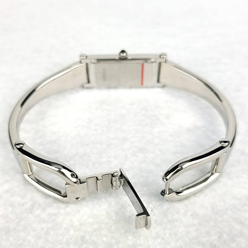 未使用級 GUCCI グッチ 1500L SS 箱付 シェル文字盤 クオーツ 未使用級 GUCCI グッチ 1500L SS 箱付 シェル文字盤 クオーツ