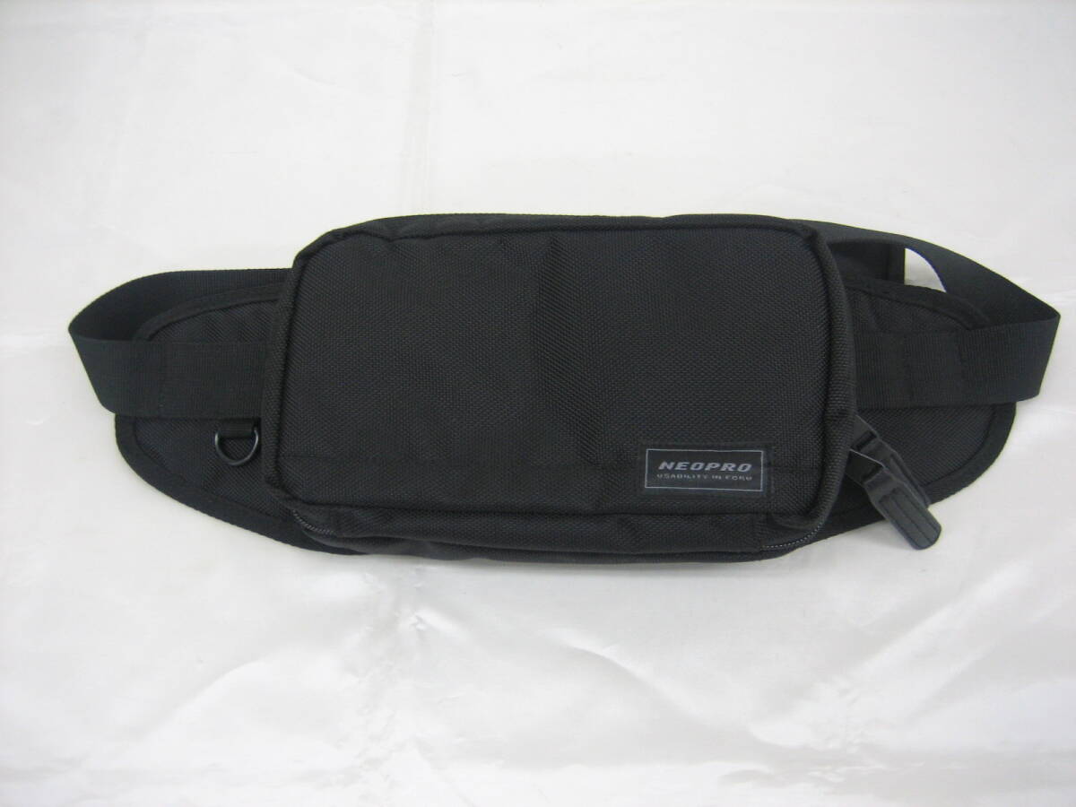 ◆美品◆NEOPRO◆USBコネクタ搭載◆ウエストバッグ◆25