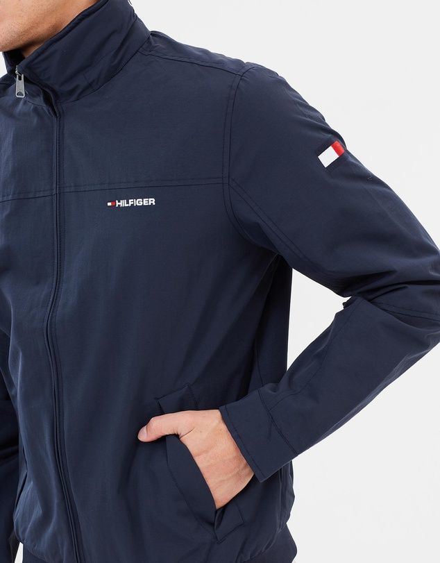 USA正規品【M】 トミーヒルフィガー TOMMY HILFIGER ナイロン ジャケット 撥水加工 フラッグロゴ 内ポケットあり フード付 ネイビー 紺_画像4