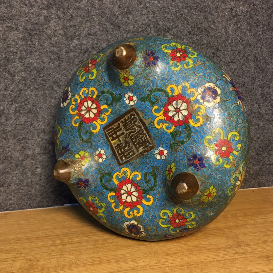 ▽鴻▽ 銅製 景泰藍 琺瑯彩 雙耳 花卉紋 三足熏香炉 置物 古賞物 ▽鴻▽ 銅製 景泰藍 琺瑯彩 雙耳 花卉紋 三足熏香炉 置物 古賞物