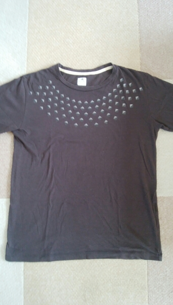 SASQUATCHfabrix.（サスクワッチファブリックス） スタッズプリントTシャツ カラー:ブラック系 表示サイズ:M