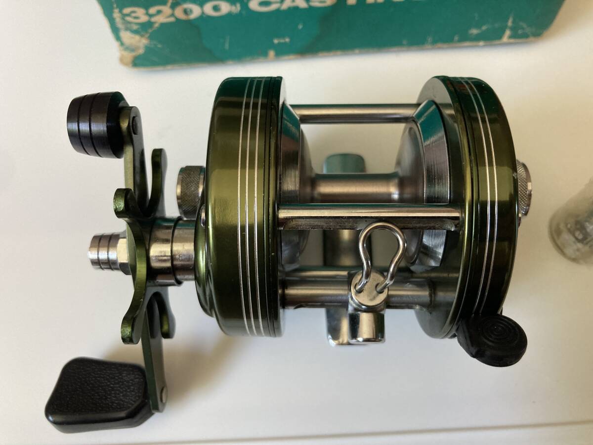 Yahoo!オークション - OLD HEDDON 3200 CASTING REEL MARK Ⅳ へ Yahoo!オークション - OLD HEDDON 3200 CASTING REEL MARK Ⅳ へ