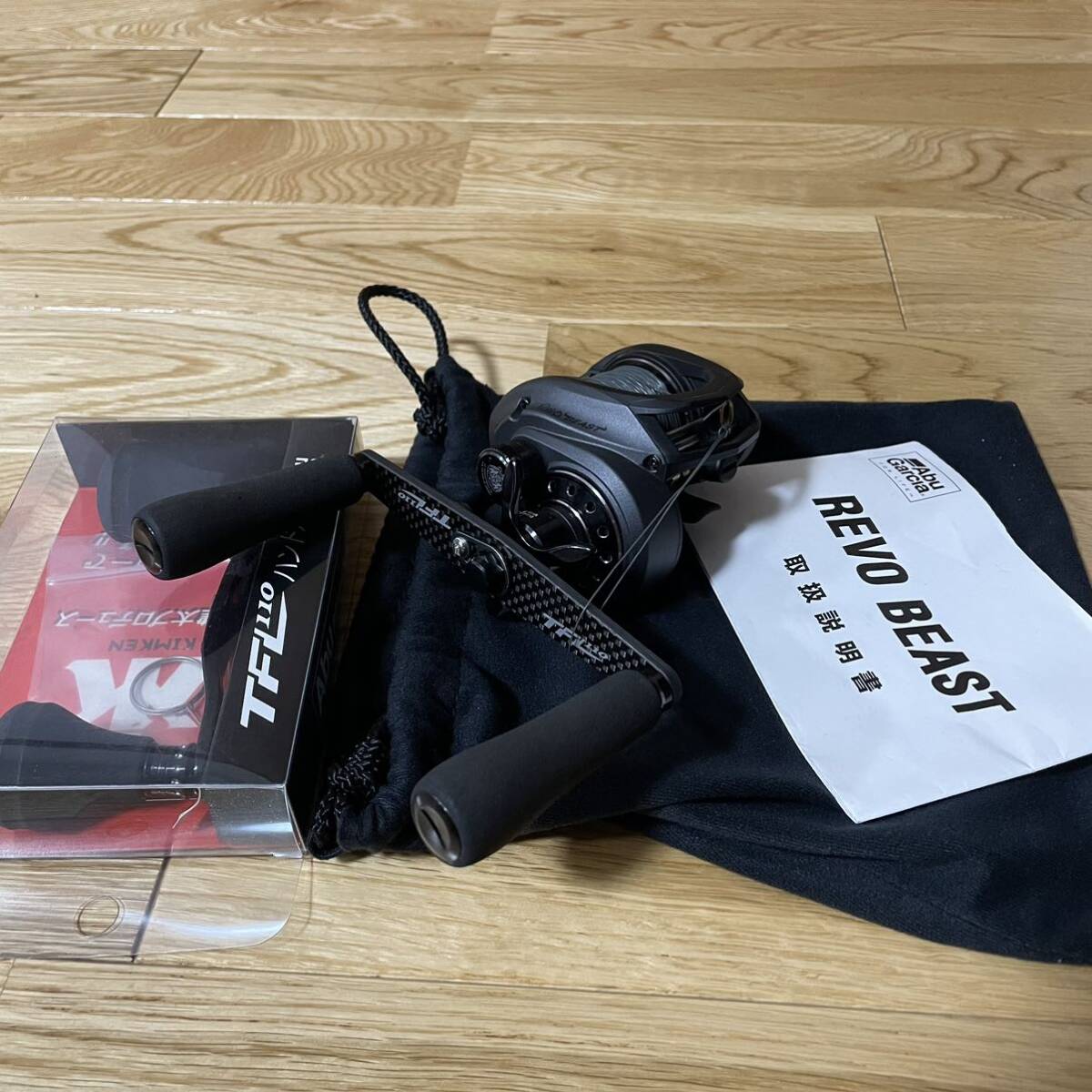 8500円 REVO beast レボビースト 右巻き TFL110 ハンドル アブ 8500円 REVO beast レボビースト 右巻き TFL110 ハンドル アブ