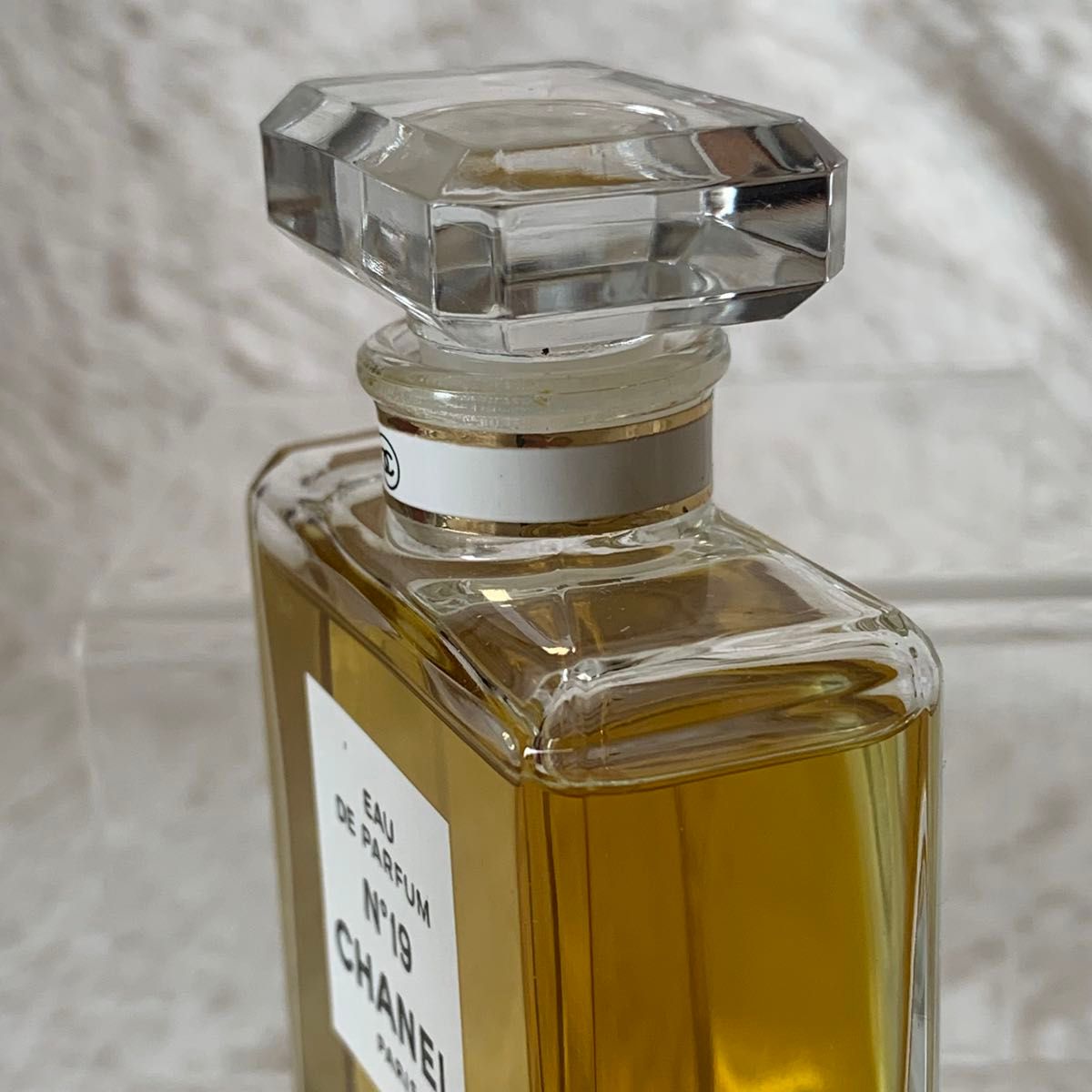 CHANEL N°19 シャネル オードパルファム 香水 箱付き CHANEL N°19 シャネル オードパルファム 香水 箱付き