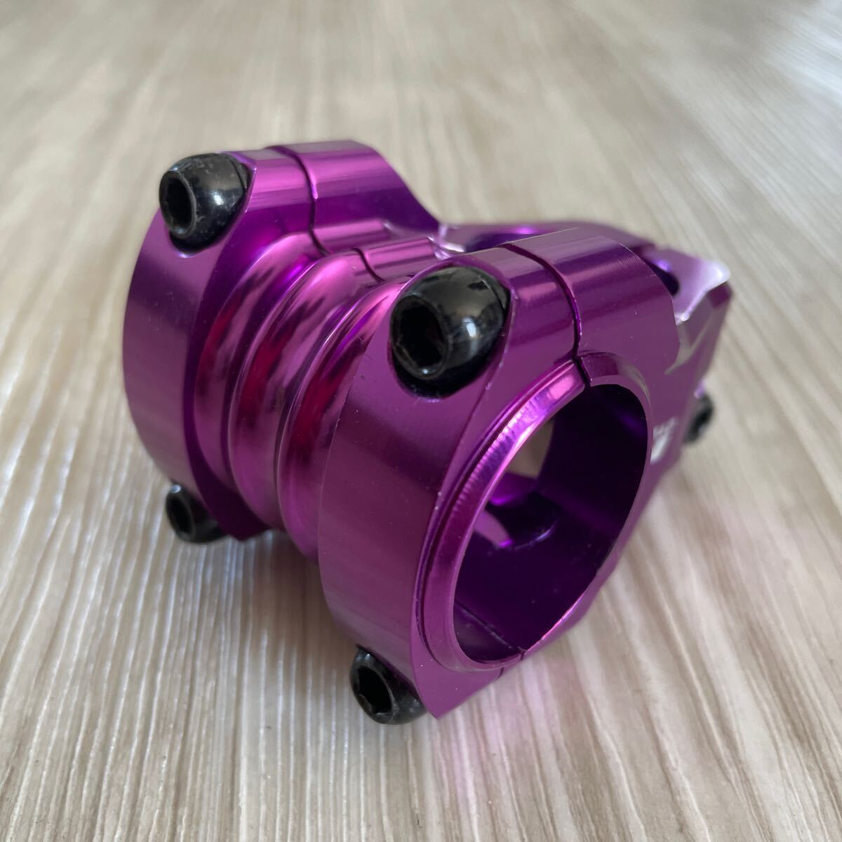 DEITYアルミ合金製 MTBショートステム 35mm CNC切削 紫 パープル DEITYアルミ合金製 MTBショートステム 35mm CNC切削 紫 パープル