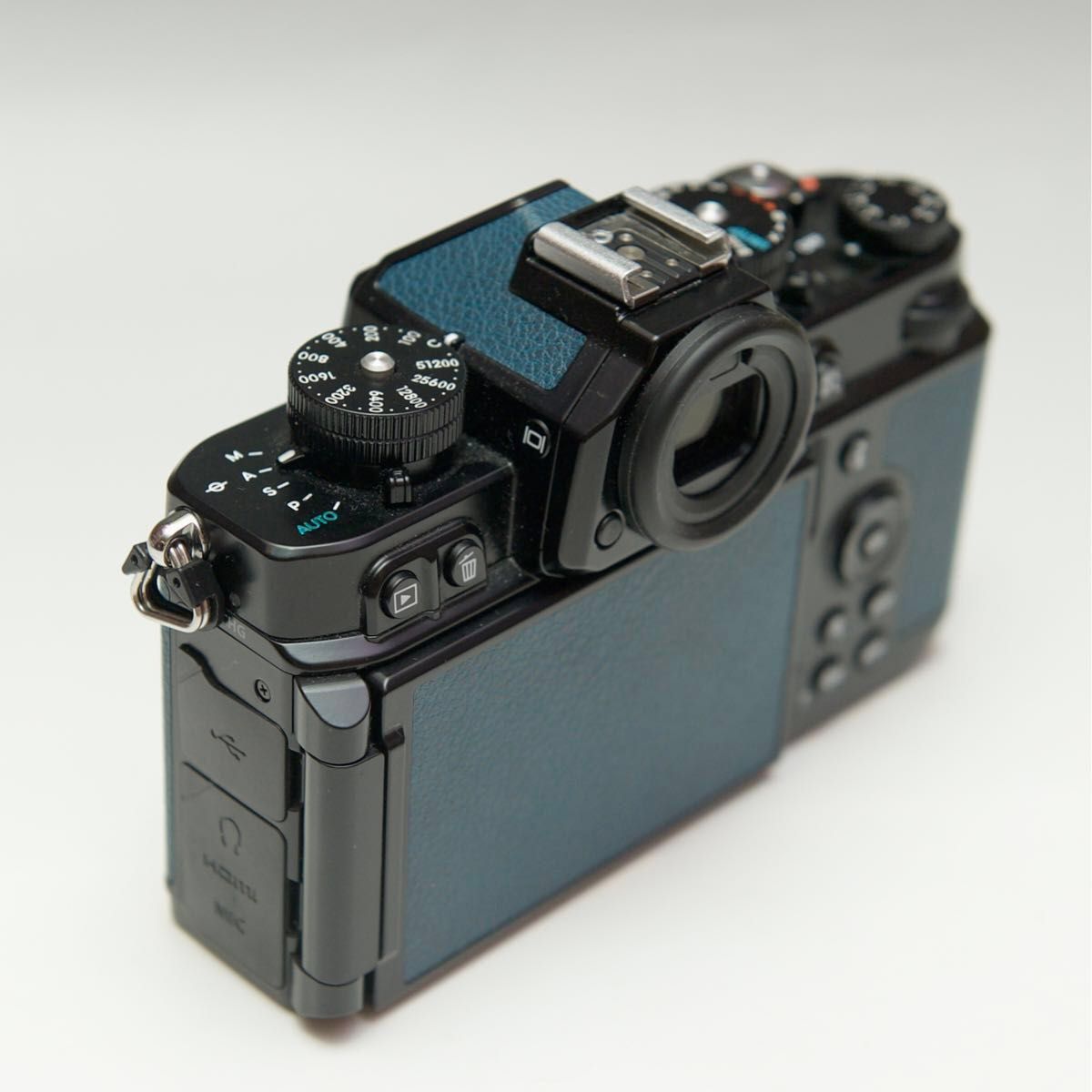 Nikon Zf ボディ インディゴブルー 専用グリップ 純正等 Nikon Zf ボディ インディゴブルー 専用グリップ 純正等