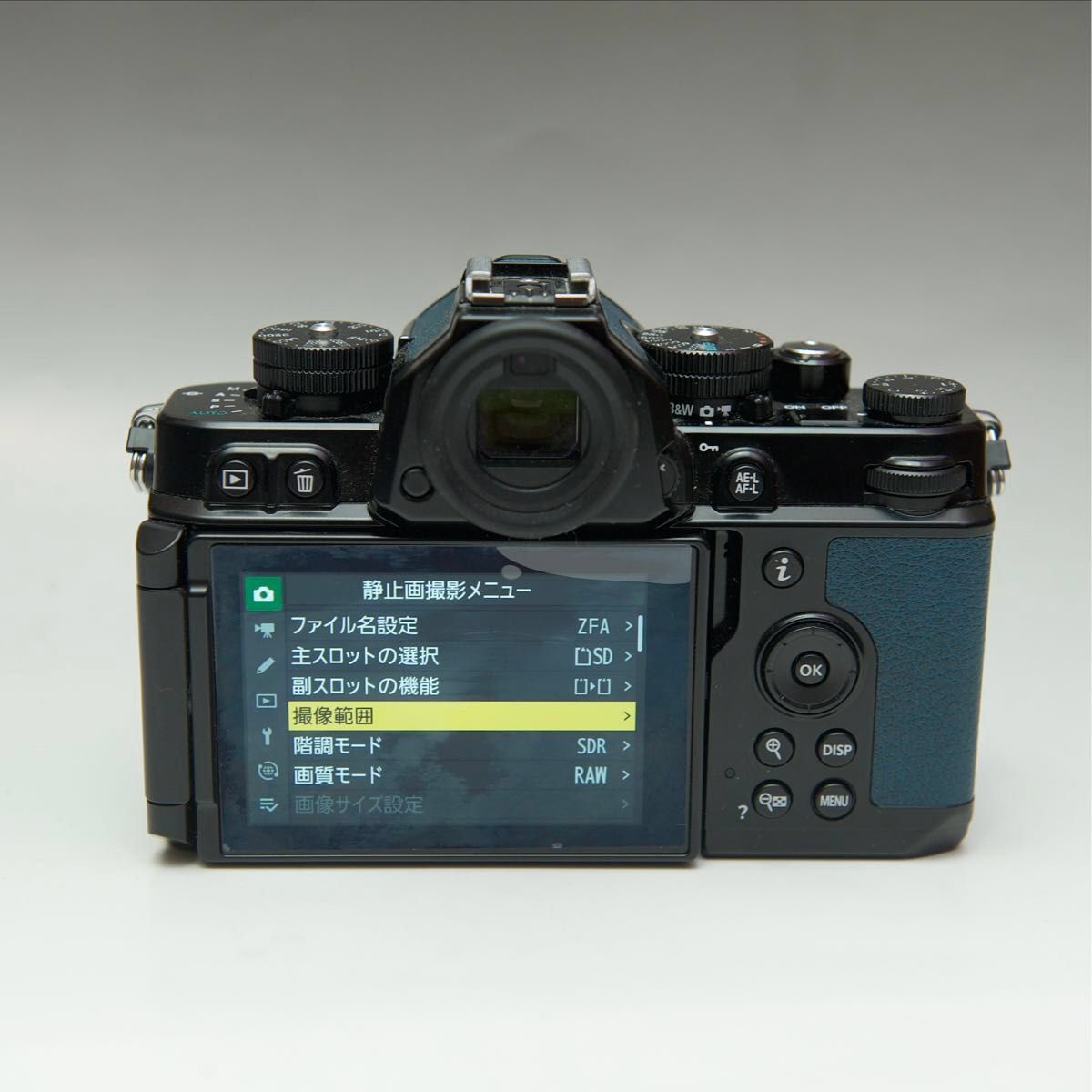 Nikon Zf ボディ インディゴブルー 専用グリップ 純正等 Nikon Zf ボディ インディゴブルー 専用グリップ 純正等