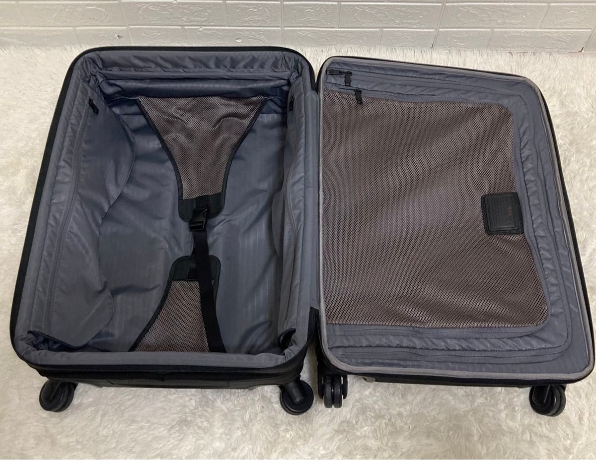希少】TUMI 22064D2 ALPHA2 拡張機能付4輪 キャリーケース 希少】TUMI 22064D2 ALPHA2 拡張機能付4輪 キャリーケース