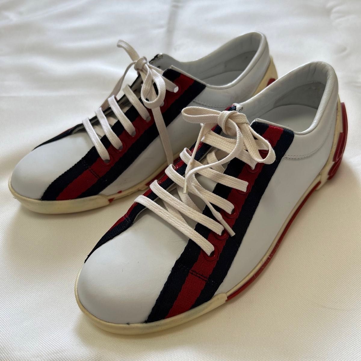 グッチ GUCCI スニーカー シェリーライン ロゴ筆記体 レザー 21 グッチ GUCCI スニーカー シェリーライン ロゴ筆記体 レザー 21