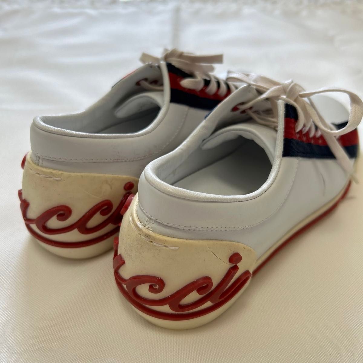 グッチ GUCCI スニーカー シェリーライン ロゴ筆記体 レザー 21 グッチ GUCCI スニーカー シェリーライン ロゴ筆記体 レザー 21