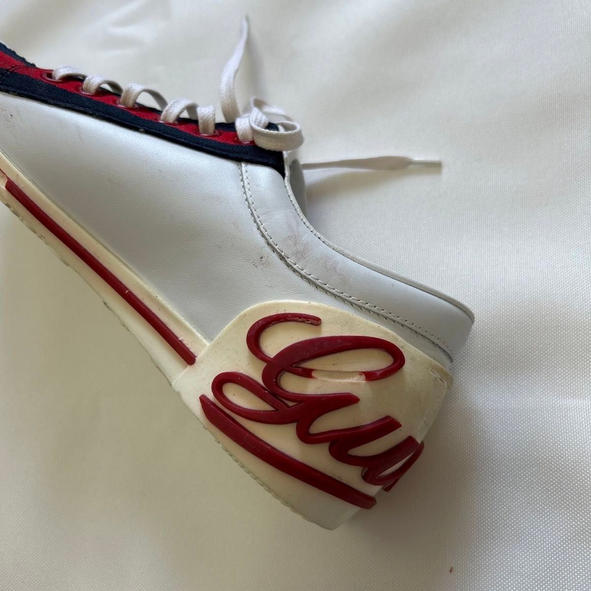 グッチ GUCCI スニーカー シェリーライン ロゴ筆記体 レザー 21 グッチ GUCCI スニーカー シェリーライン ロゴ筆記体 レザー 21