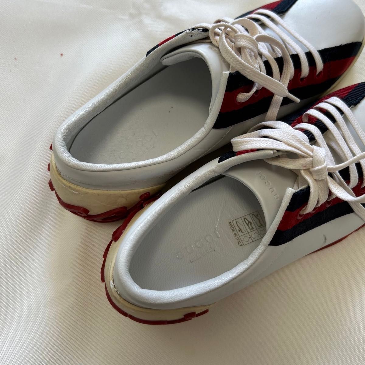 グッチ GUCCI スニーカー シェリーライン ロゴ筆記体 レザー 21 グッチ GUCCI スニーカー シェリーライン ロゴ筆記体 レザー 21