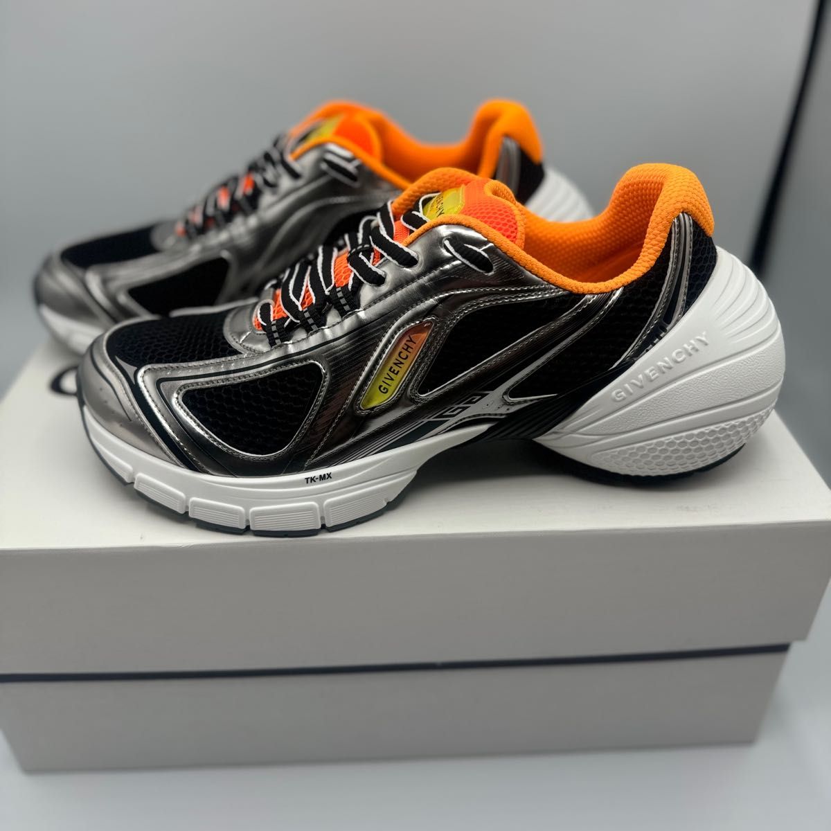 新品 GIVENCHY ジバンシィ スニーカー TK-MX RUNNERS 42 メンズ 新品 GIVENCHY ジバンシィ スニーカー TK-MX RUNNERS 42 メンズ