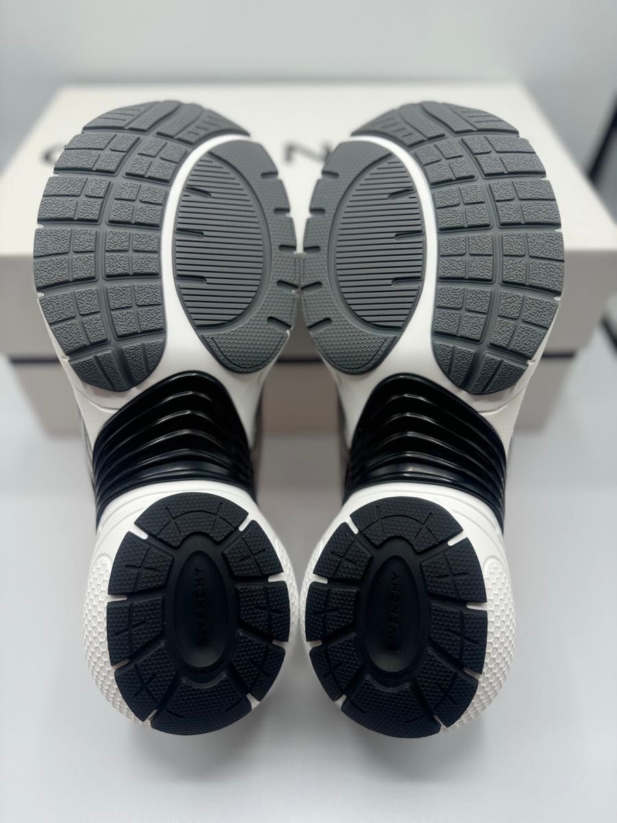 新品 GIVENCHY ジバンシィ スニーカー TK-MX RUNNERS 42 メンズ 新品 GIVENCHY ジバンシィ スニーカー TK-MX RUNNERS 42 メンズ
