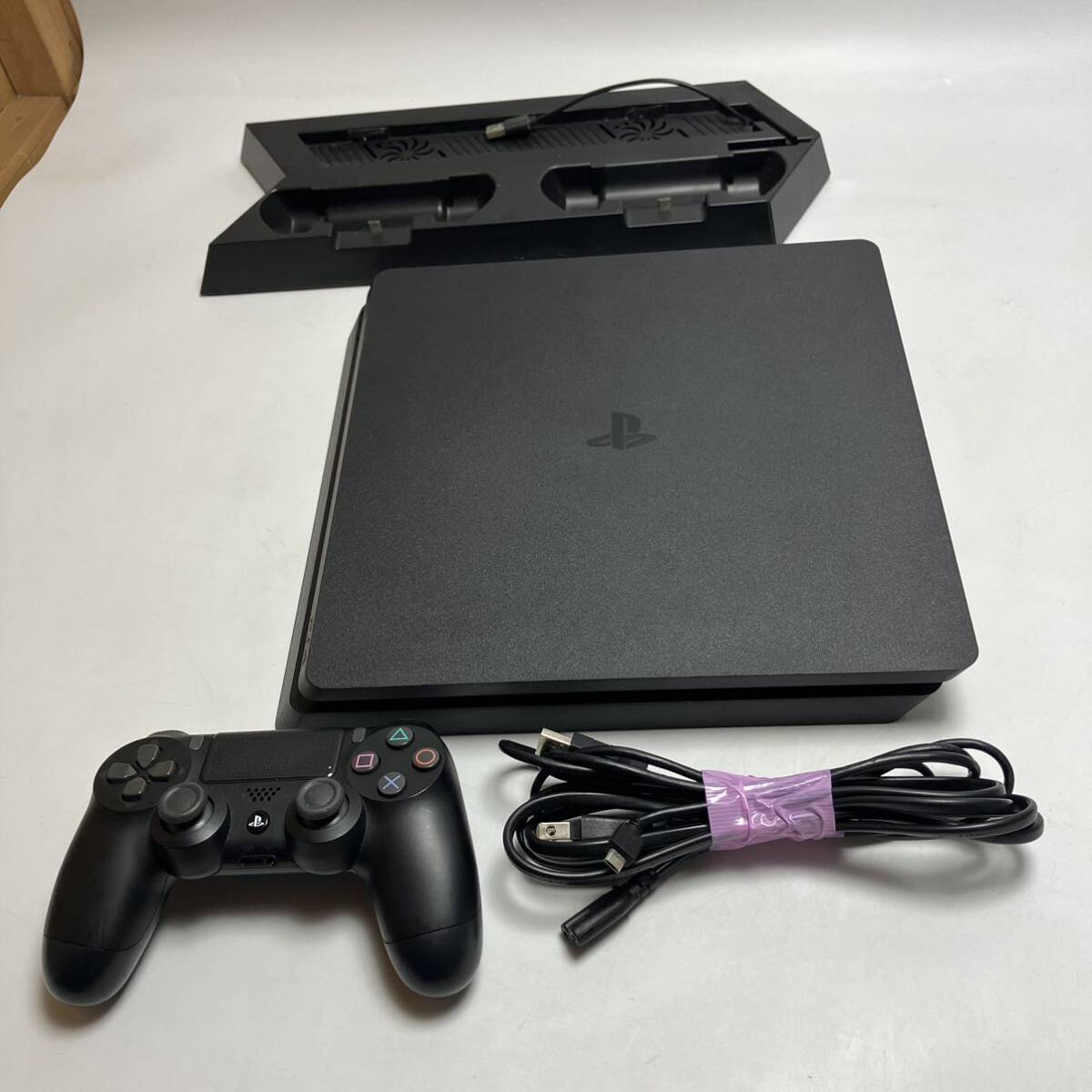 1 start [ operation verification settled ]SONY Sony PS4 PlayStation4 PlayStation 4 CUH-2000A jet black controller body lengthway . stand 