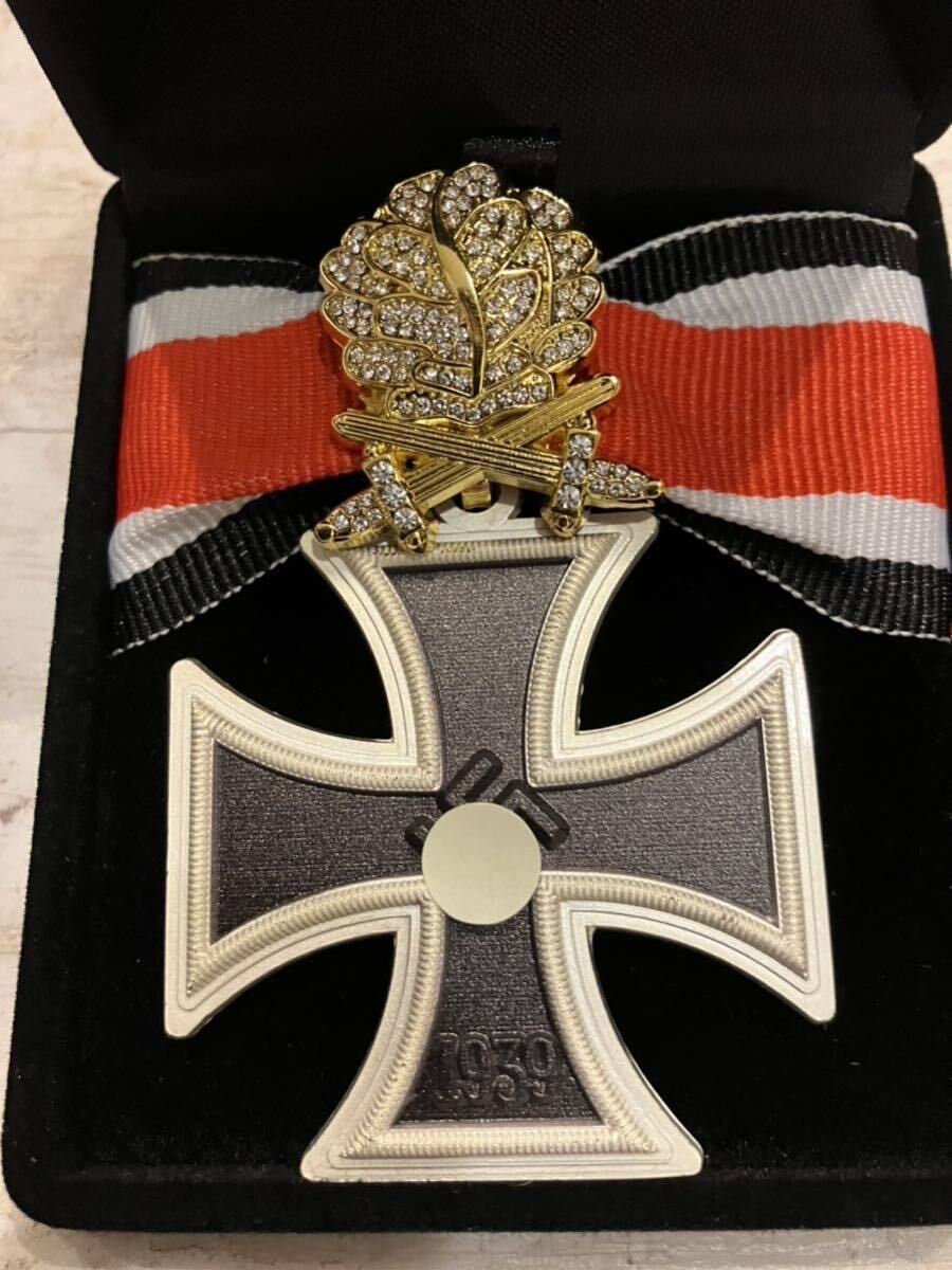 WW2 ドイツ軍 黄金ダイヤモンド柏葉剣付騎士鉄十字章 勲章 専用 WW2 ドイツ軍 黄金ダイヤモンド柏葉剣付騎士鉄十字章 勲章 専用