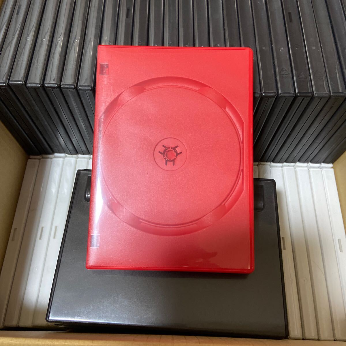 中古DVDトールケース100個(白50 黒36 赤4 透明10)送料無料 中古DVDトールケース100個(白50 黒36 赤4 透明10)送料無料