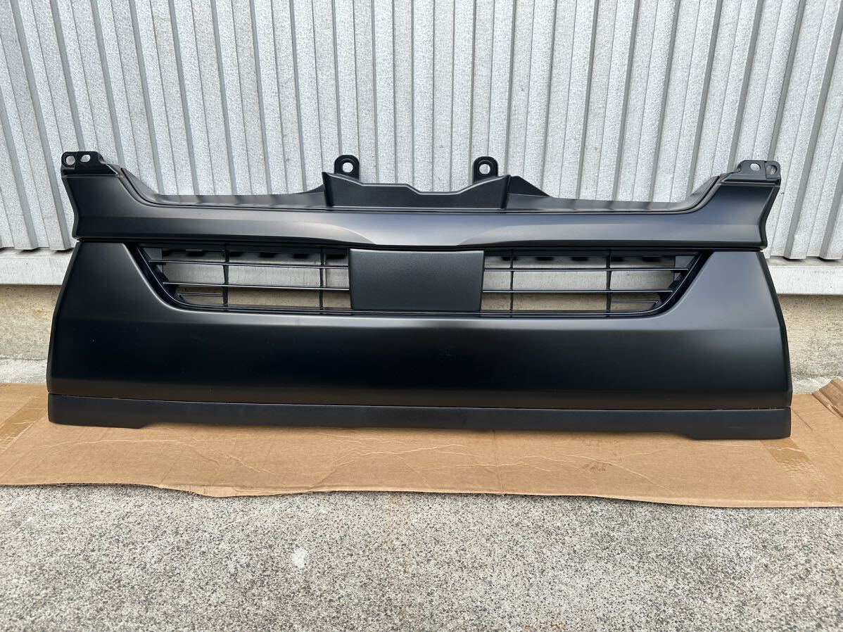 新車外し ハイエース 200系 純正グリル アースカラーPKG専用品 新車外し ハイエース 200系 純正グリル アースカラーPKG専用品