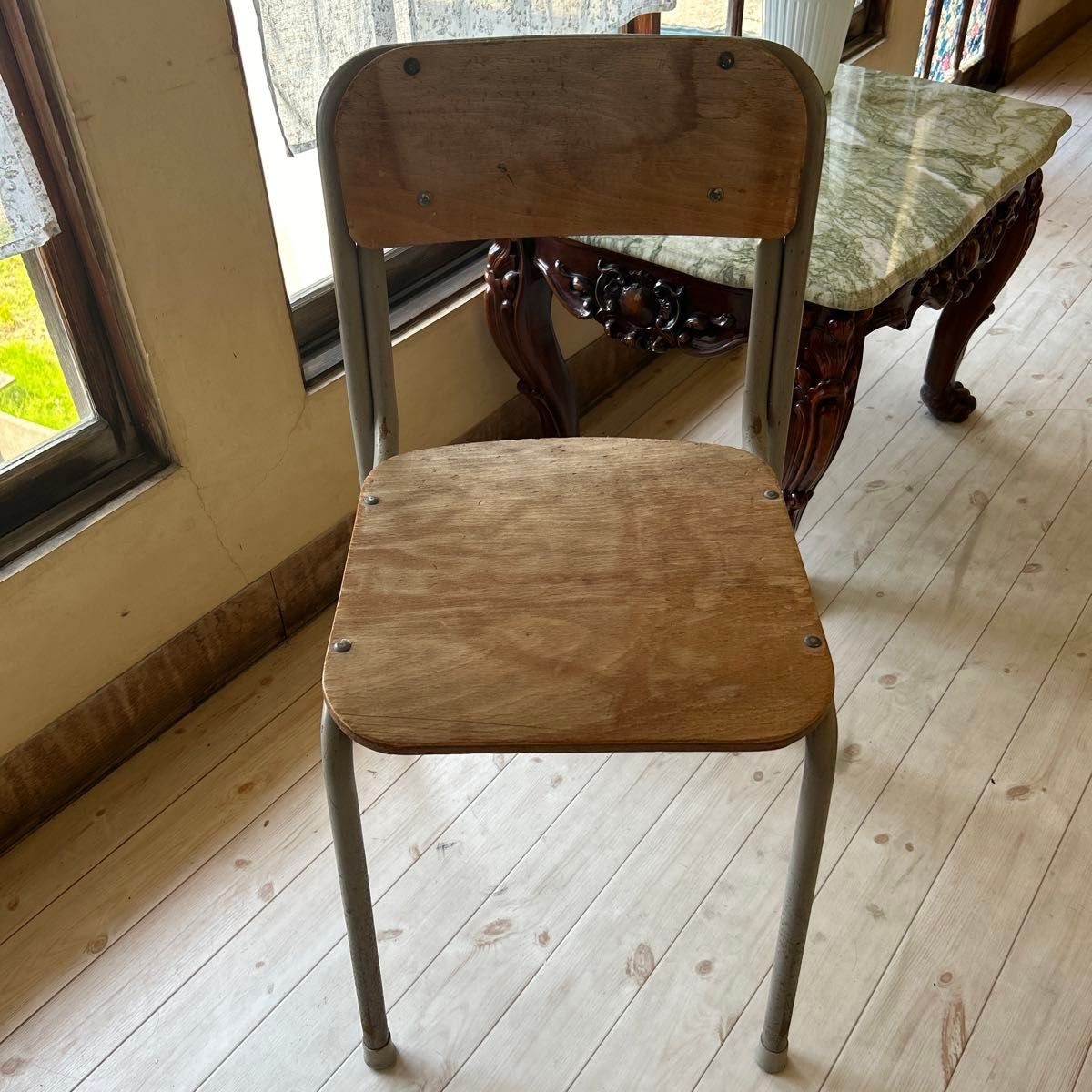 レトロビンテージ昔懐かしい古き良き昭和の小学校の椅子 レトロ レトロビンテージ昔懐かしい古き良き昭和の小学校の椅子 レトロ