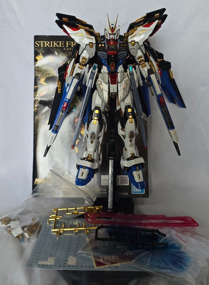 MGEX ストライクフリーダムガンダム 完成品 光の翼オプション MGEX ストライクフリーダムガンダム 完成品 光の翼オプション