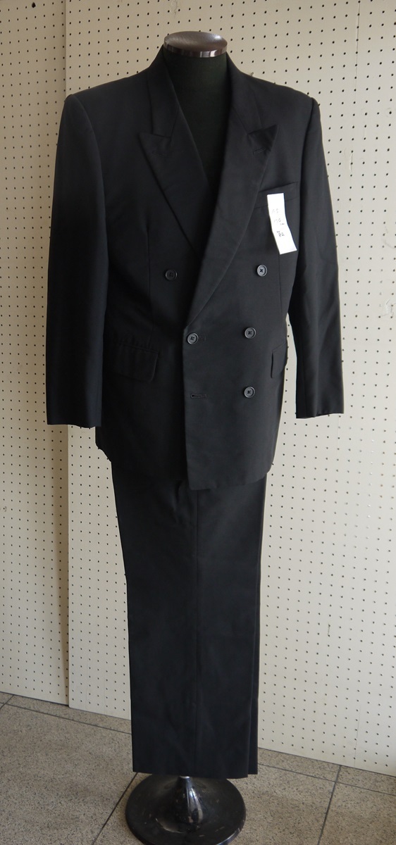阿・男物礼服。A５（１７０ｃｍ・Ｗ８２㎝）。夏物ダブル。背割れ無し。