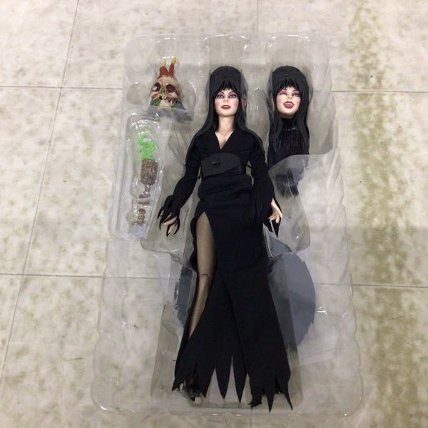 1円〜 ネカ エルヴァイラ MISTRESS OF THE DARK(フィギュア 1円〜 ネカ エルヴァイラ MISTRESS OF THE DARK(フィギュア