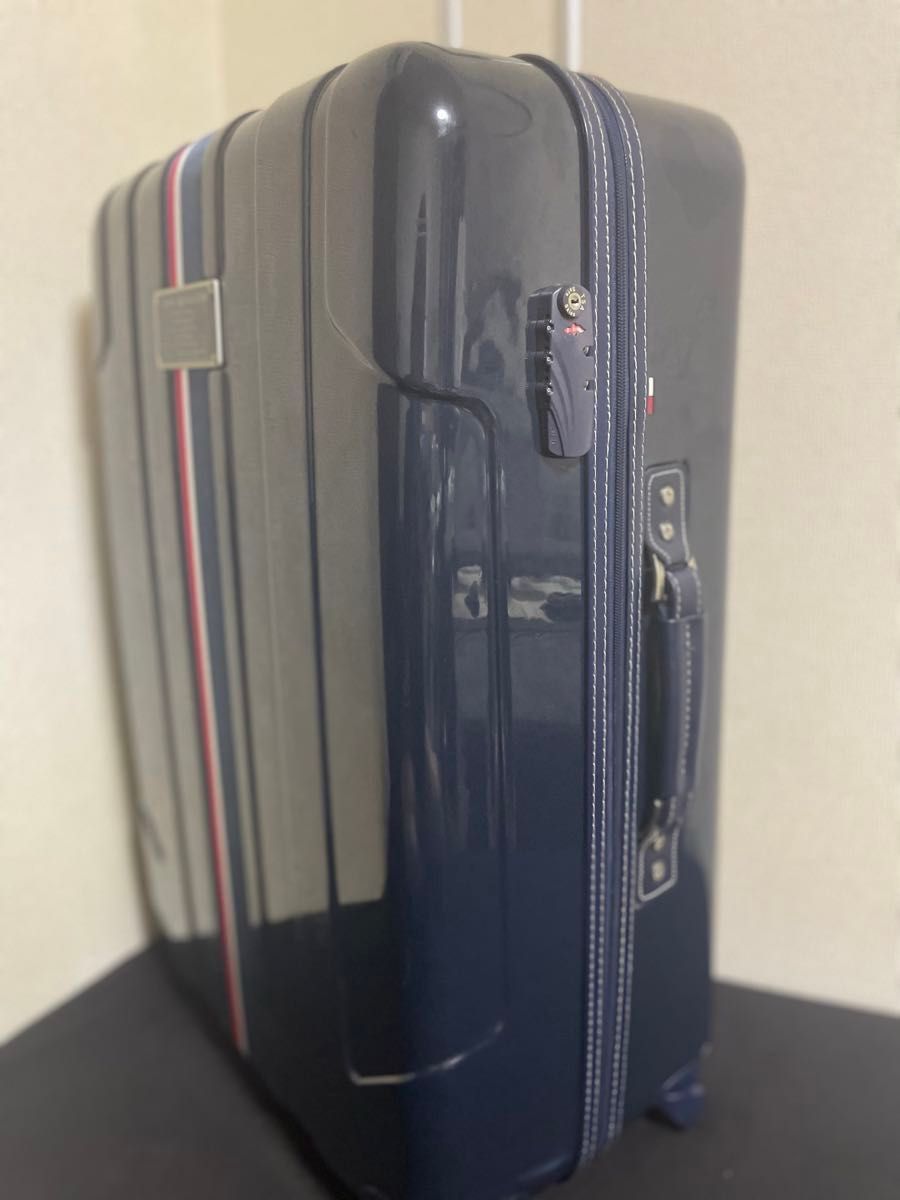 TOMMY HILFIGER トミーヒルフィガー 大容量 特大 スーツケース TOMMY HILFIGER トミーヒルフィガー 大容量 特大 スーツケース