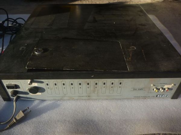 初売りセール 10本切り替え機能ファミコン+VHS DS-106V 10in1 セレクター搭載 本体