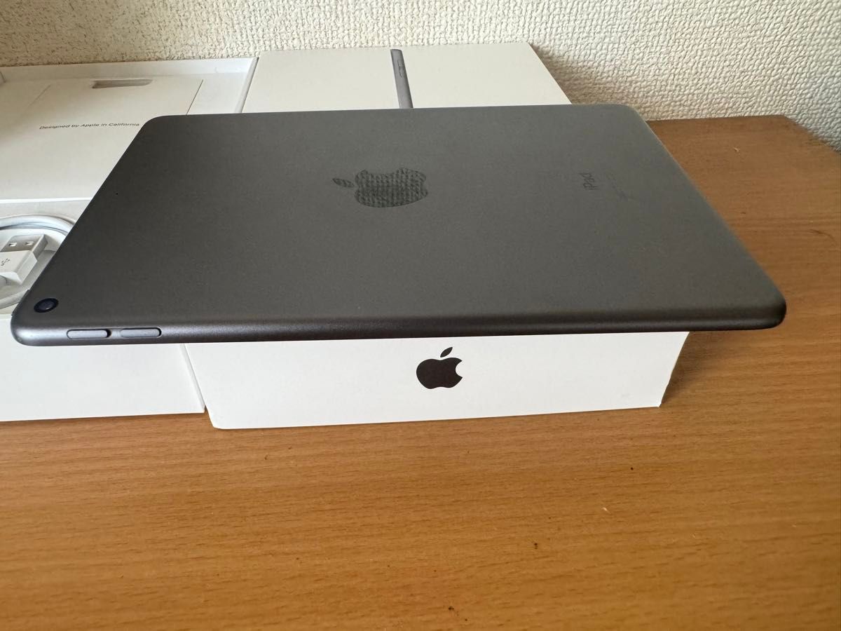 iPad mini 第5世代 Wi-Fi 64GB スペースグレ MUQW2J/A A2133 iPad mini 第5世代 Wi-Fi 64GB スペースグレ MUQW2J/A A2133