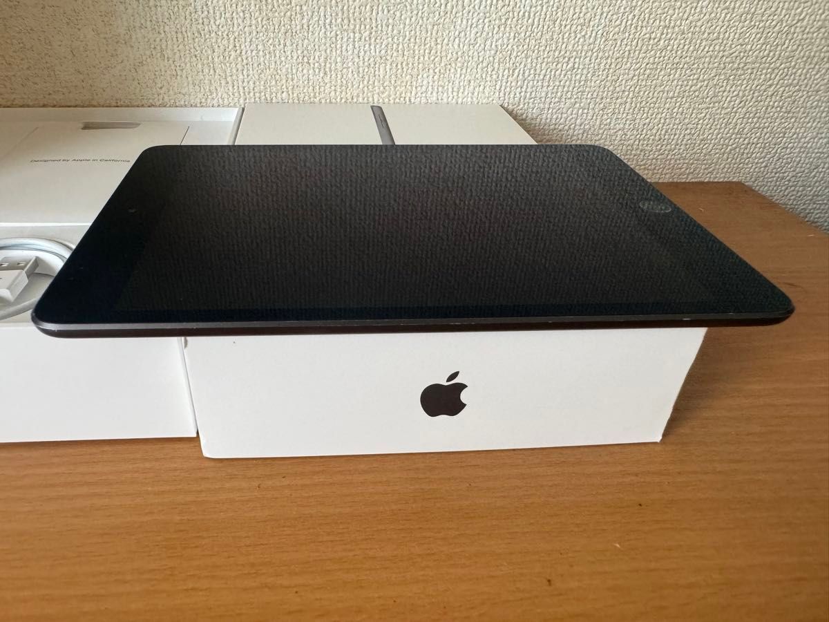 iPad mini 第5世代 Wi-Fi 64GB スペースグレ MUQW2J/A A2133 iPad mini 第5世代 Wi-Fi 64GB スペースグレ MUQW2J/A A2133