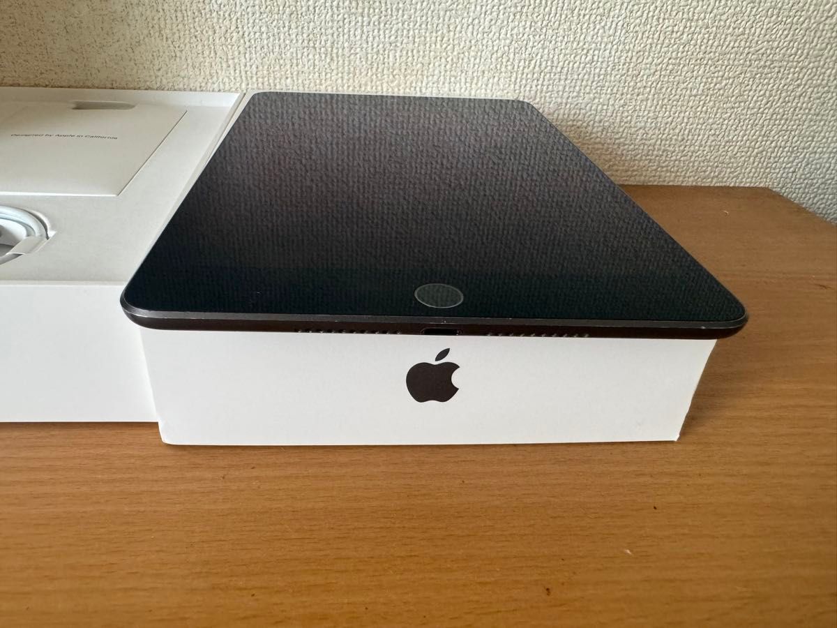 iPad mini 第5世代 Wi-Fi 64GB スペースグレ MUQW2J/A A2133 iPad mini 第5世代 Wi-Fi 64GB スペースグレ MUQW2J/A A2133