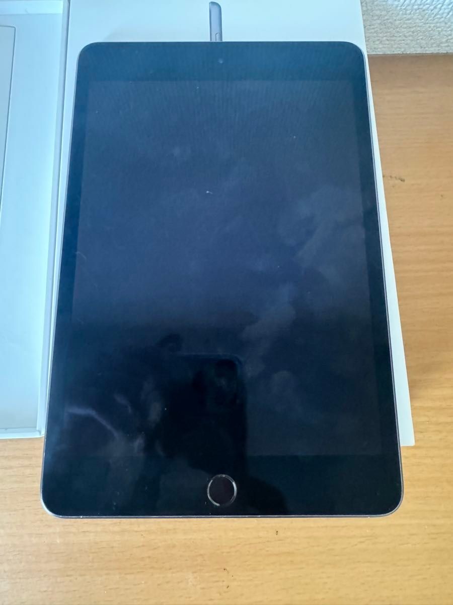iPad mini 第5世代 Wi-Fi 64GB スペースグレ MUQW2J/A A2133 iPad mini 第5世代 Wi-Fi 64GB スペースグレ MUQW2J/A A2133