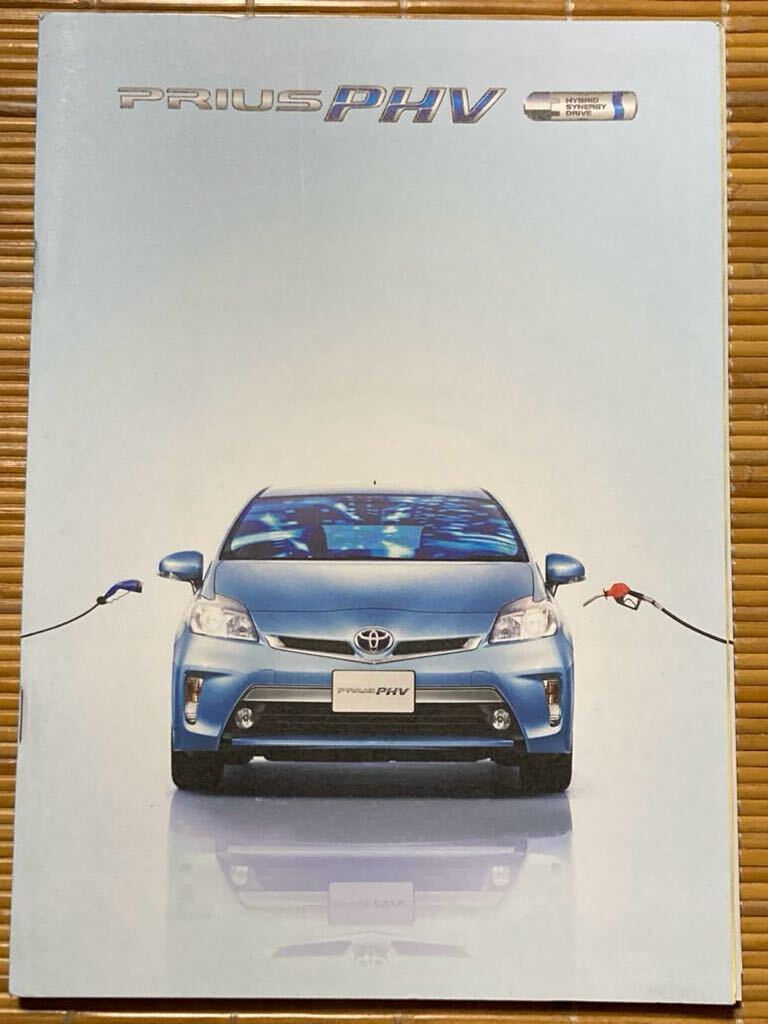 Toyota Prius PHV каталог 