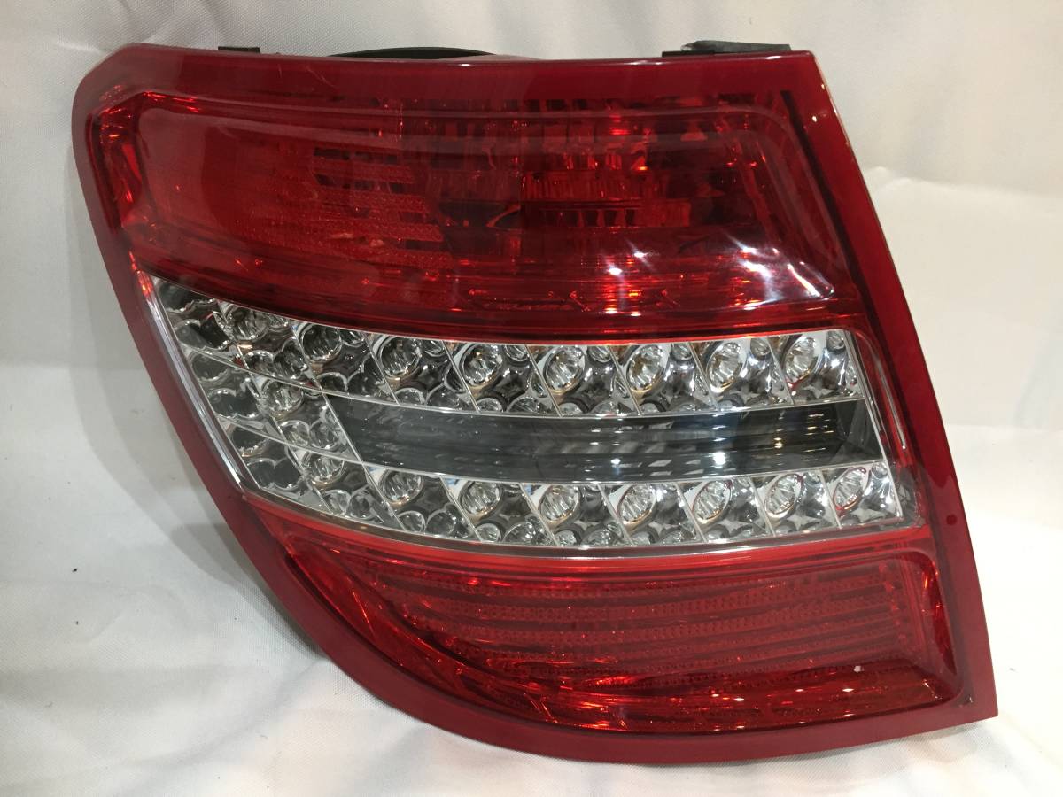 * Mercedes * Benz C200 C250 W204 previous term left tail light A2048203964