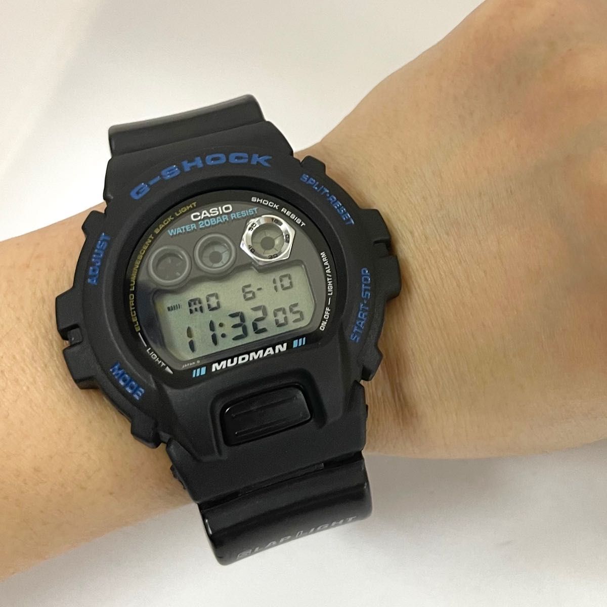 稼働 G-SHOCK dw-8400 マッドマン ブルー カスタム ブラッブルー 稼働 G-SHOCK dw-8400 マッドマン ブルー カスタム ブラッブルー