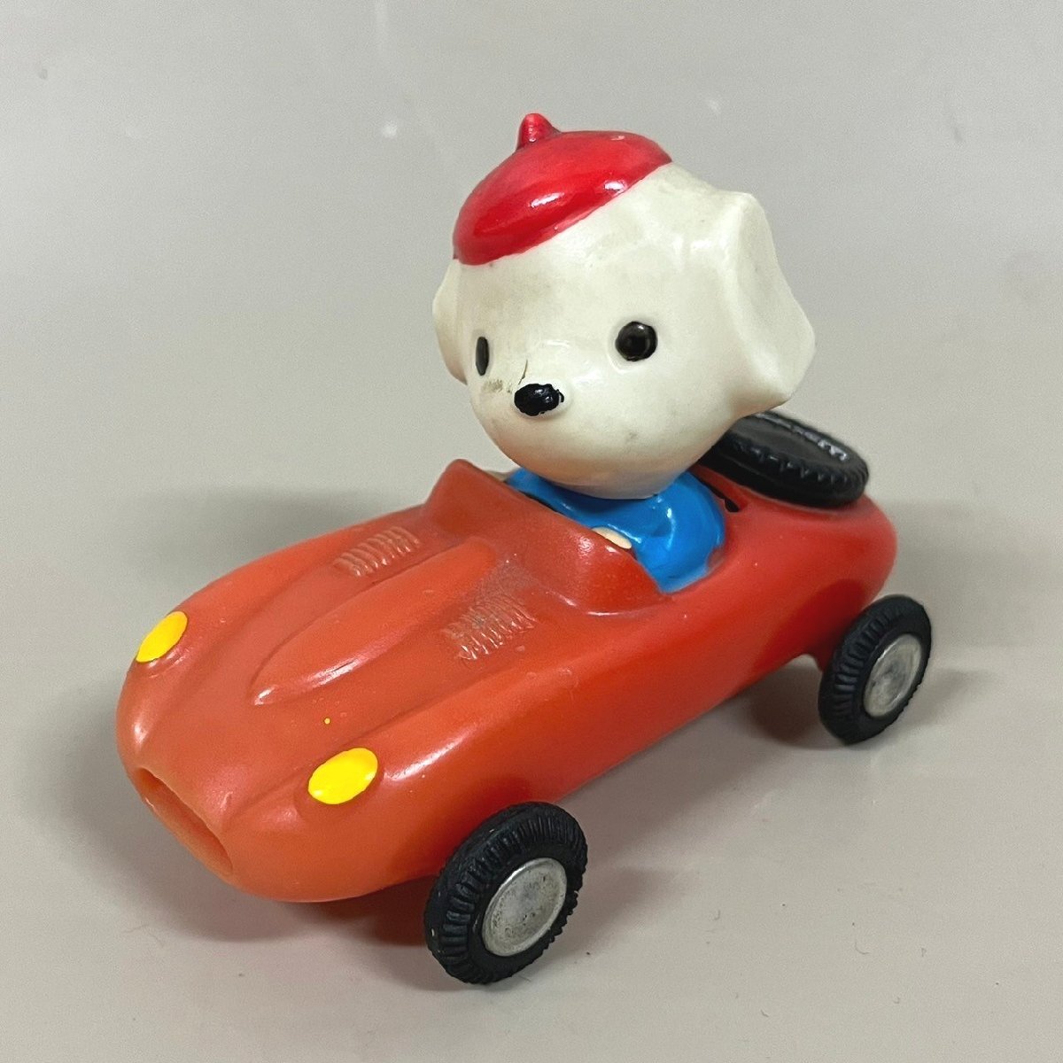 山梨中央銀行 ソフビ 貯金箱 犬 車 人形 高さ約8cm 企業物 昭和 山梨中央銀行 ソフビ 貯金箱 犬 車 人形 高さ約8cm 企業物 昭和
