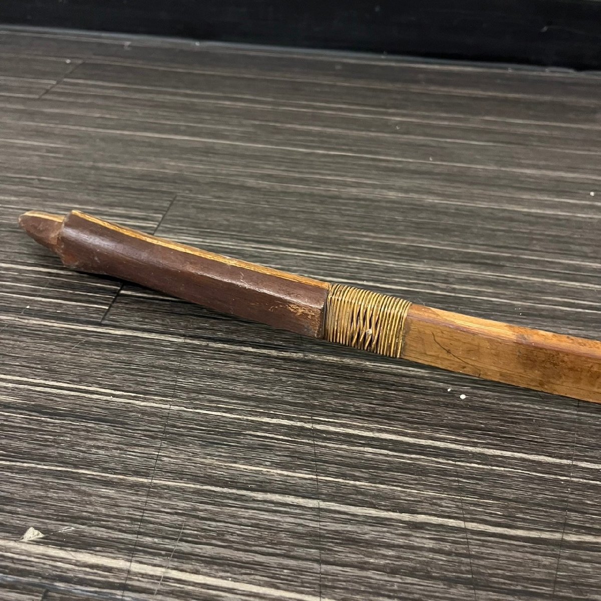 大倉重十郎 在銘 竹弓 弓道 和弓 全長約223cm 重量550g 061705w 大倉重十郎 在銘 竹弓 弓道 和弓 全長約223cm 重量550g 061705w