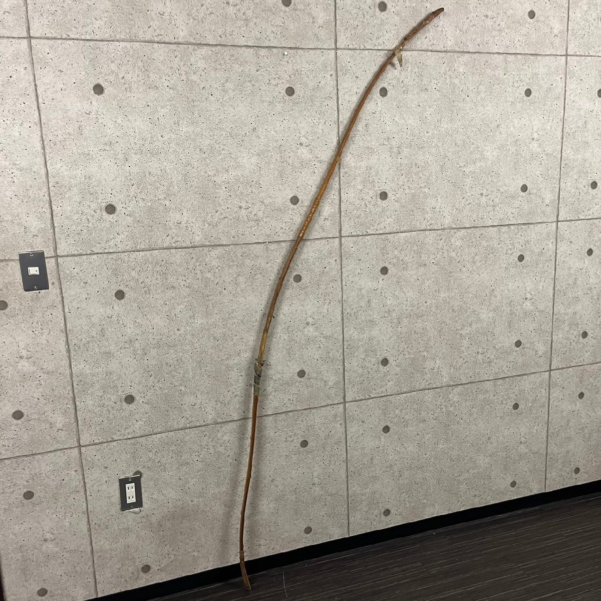大倉重十郎 在銘 竹弓 弓道 和弓 全長約224cm 重量610g 061711w/ 大倉重十郎 在銘 竹弓 弓道 和弓 全長約224cm 重量610g 061711w/