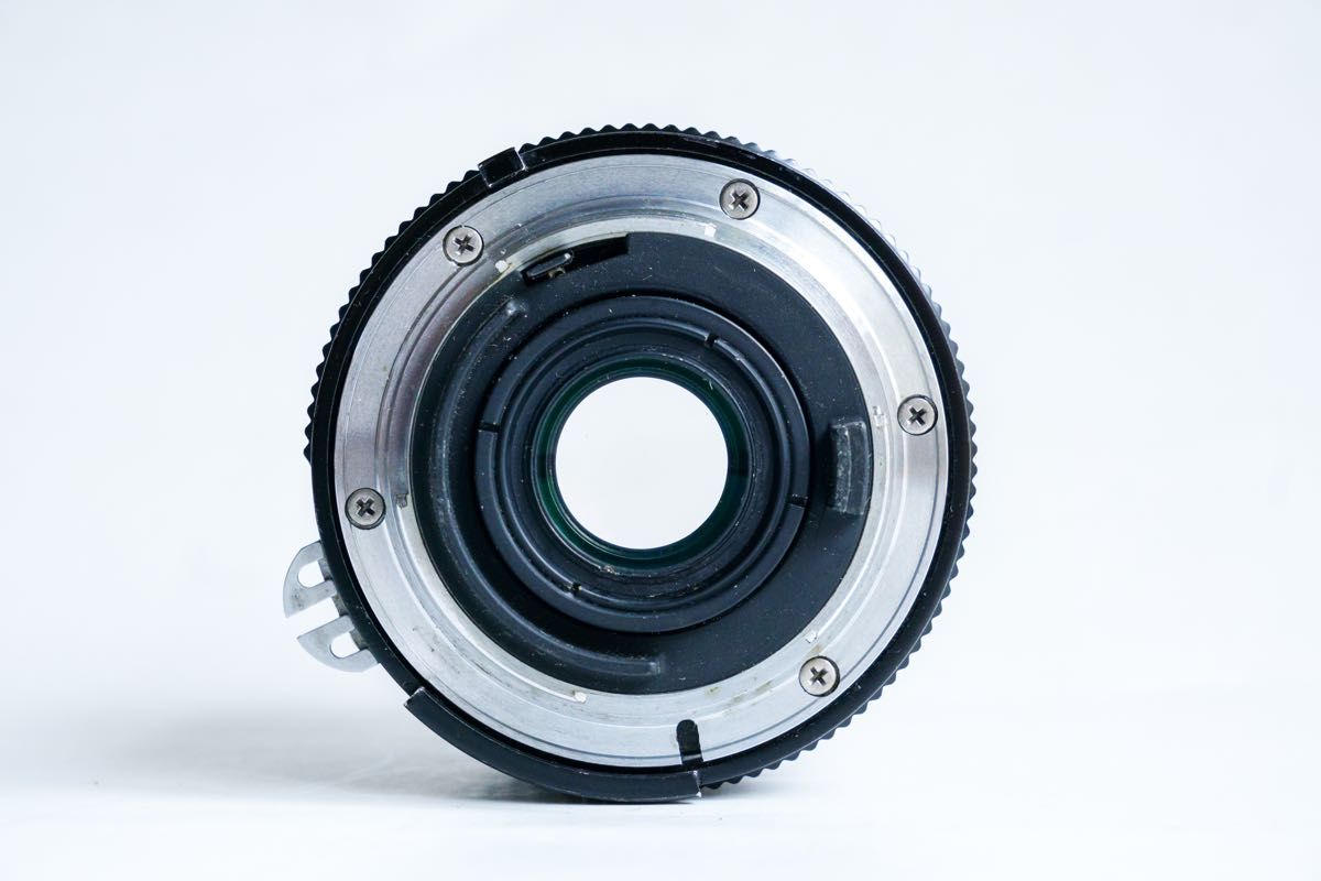 実用品】Nikon Ai NIKKOR 28mm F2 8 広角単焦点レンズ ニコンF 実用品】Nikon Ai NIKKOR 28mm F2 8 広角単焦点レンズ ニコンF